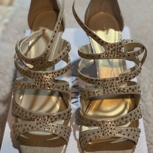 Elegant Gold Strappy Women's Sandals